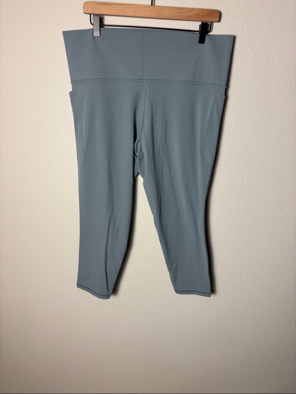 Athleta Salutation Stash Pocket 7/8 Tight Greenish Minimalist Gray S/531321